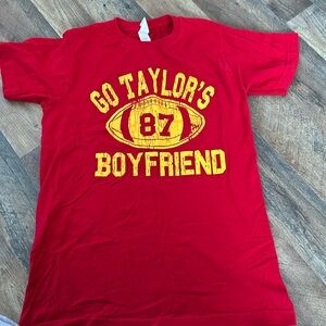 Go Taylor’s Boyfriend Tee